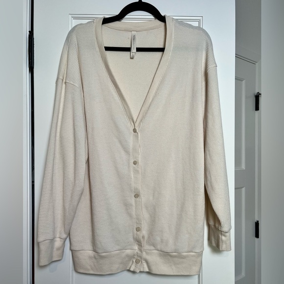 Babaton Sweaters - The Group Babaton (Aritzia) Waffle Oversized Cardigan (Med)